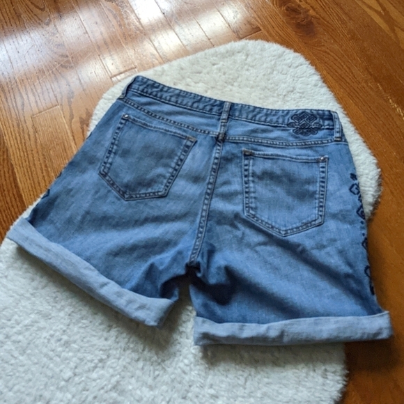 Eddie BAUER embroidered denim jean shorts women's 8 - Picture 2 of 10
